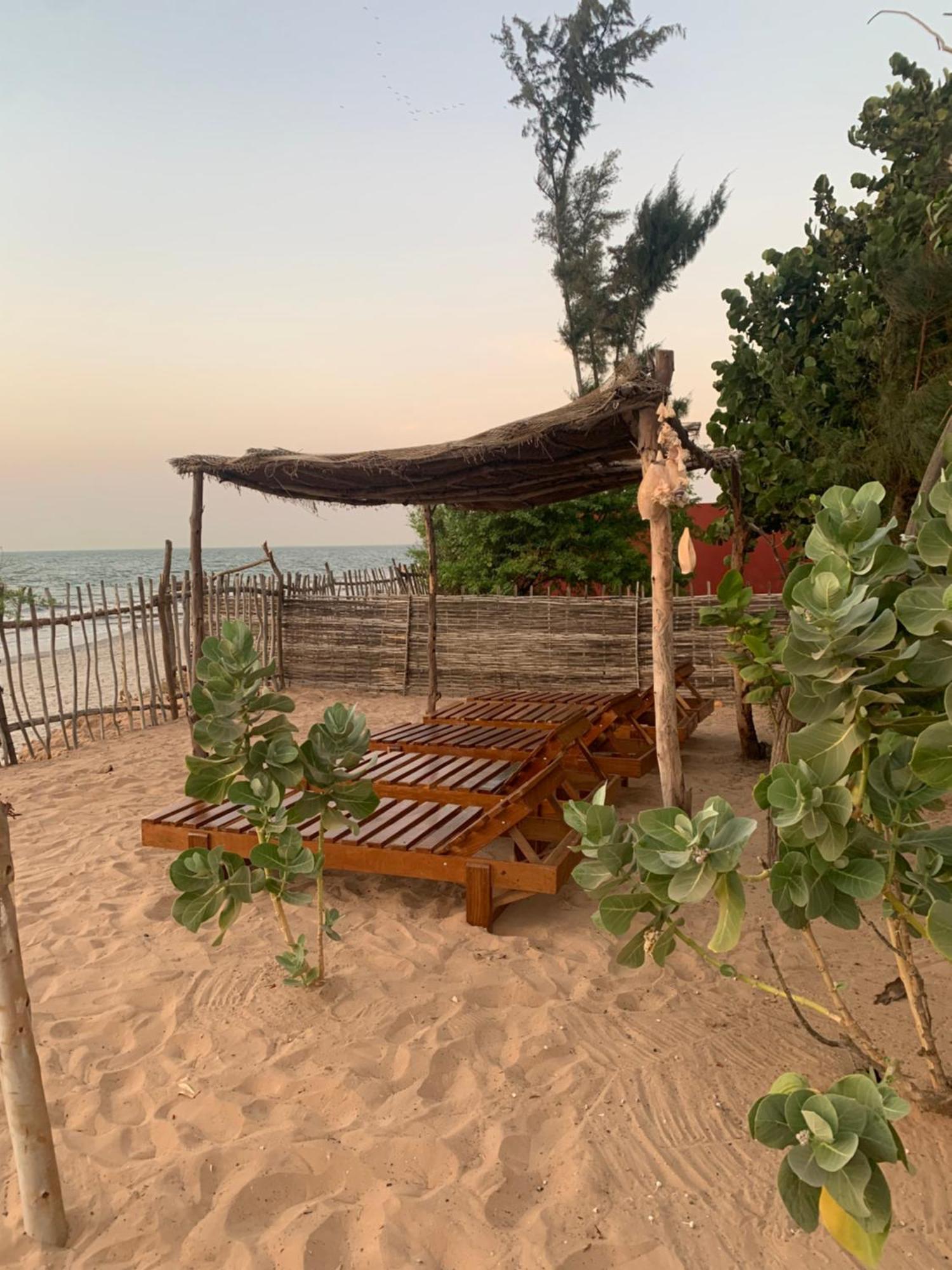 Case Beach Ngalou Sessene Exterior foto